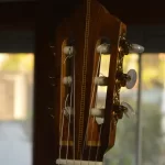 Nueva guitarra terminada Este proyecto me demandó mucho tiempo y dedicación porque toda la ma...webp